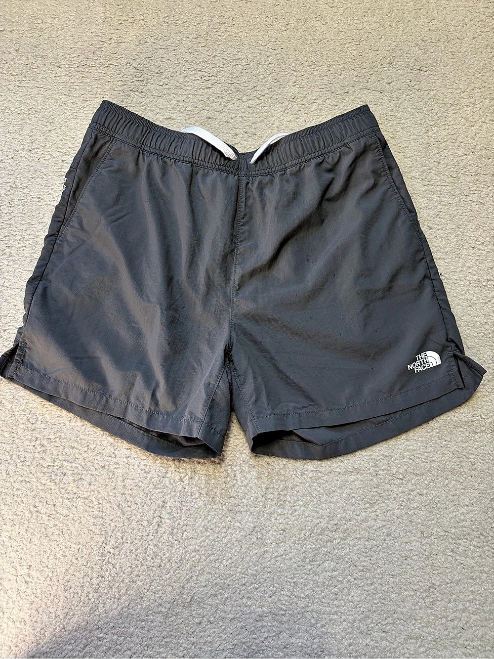 The North Face Men’s Gray Quick-Dry Shorts Medium